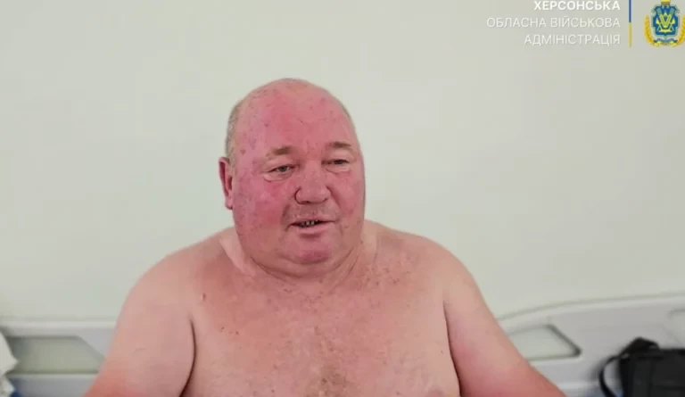 “Я йому показував, що тут овочі, а він почав на мене налітати”. Постраждалий від удару на ринку у Херсоні продавець розповів деталі атаки
