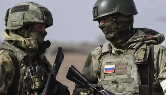 Російському офіцеру, який з іншими окупантами розстріляв автівку у Херсоні повідомили про підозру