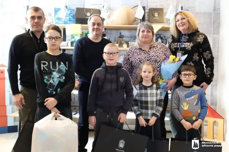 Родина з Херсонщини, яка пережила окупацію, отримала будинок у Миколаєві