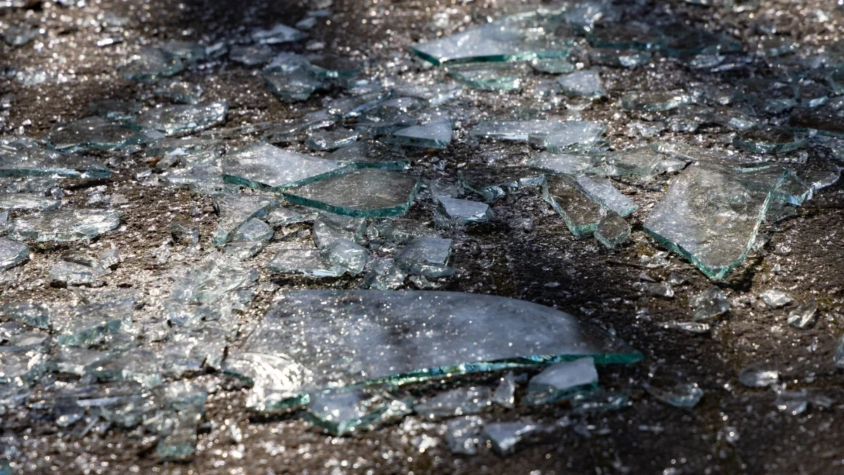 На Херсонщині за добу російські війська пошкодили будинки, магазин і територію медзакладу