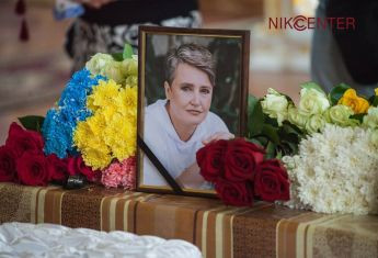 Вивозила людей з окупації та пережила полон: в Одесі попрощалися з херсонською волонтеркою Оленою Тарасенко