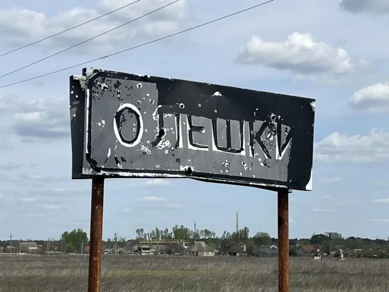 Російські військові відбирають їжу у жителів окупованих Олешок, – Гасаненко