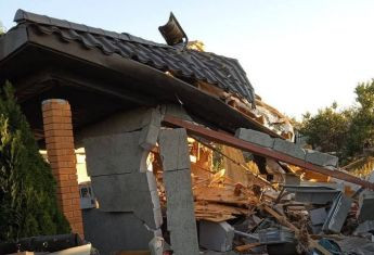 Колишній мер міста Олешки показав свій зруйнований будинок