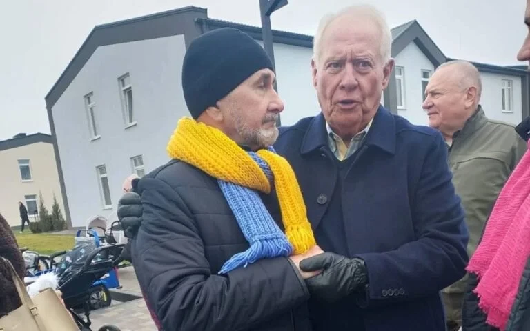 На прохання екмера Херсона Володимира Миколаєнка американський філантроп Делл Лой Хансен долучиться до допомоги місту