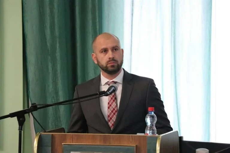 Ексзаступник голови Херсонської ОДА, якого обвинувачують у вимаганні, після мобілізації став доцентом ХДАЕУ