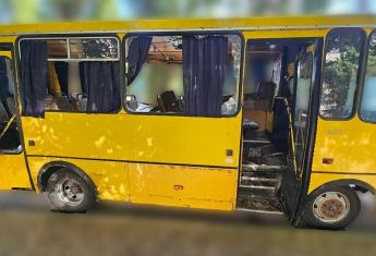 Російський дрон атакував маршрутку в Херсоні: двоє загиблих та шестеро поранених