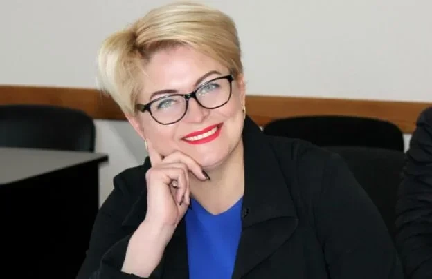 Ексрадниця Мангера претендує на посаду в Херсонській РДА