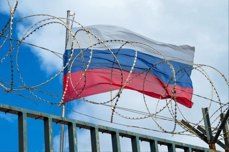 ЄС готує санкції проти 77 кандидатів у депутати до Держдуми РФ, які балотувалися від окупованих українських територій