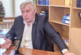 Лікар-зрадник з Херсона Юрій Ромаскевич очолив приватну клініку, викладає в педінституті і повчає школярів у Владімірській області РФ