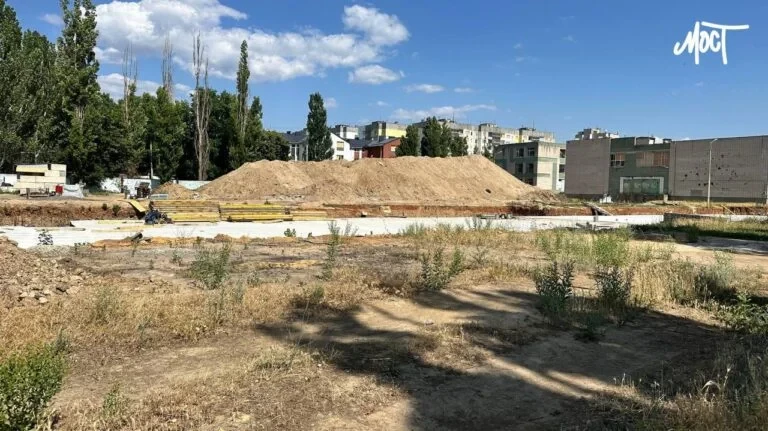 Поліція шукає, куди зникли 26 мільйонів під час будівництва “підземної школи” у Херсоні