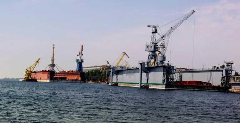 Суд арештував пенсіонера з Херсона за пособництво окупантам на заводі Паллада