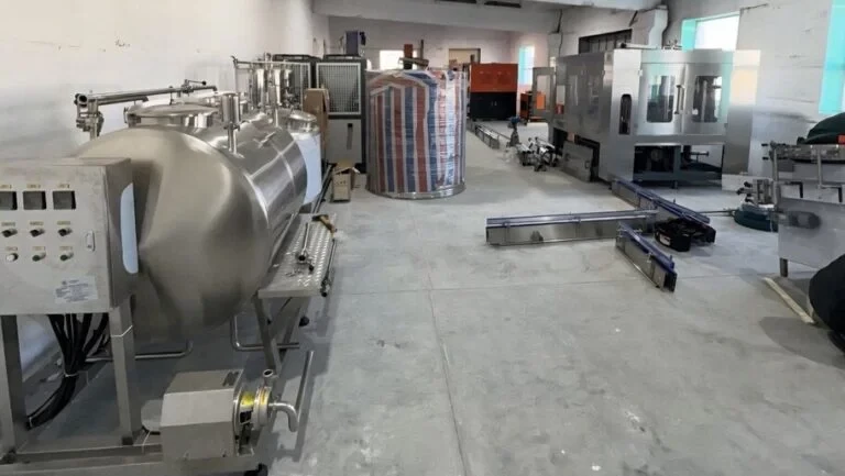 Окупанти анонсували запуск виробництва газованих напоїв на лівобережжі Херсонщини