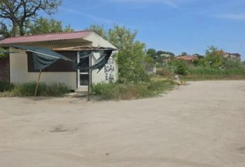 Пляжі Генічеська знову занедбані перед початком сезону