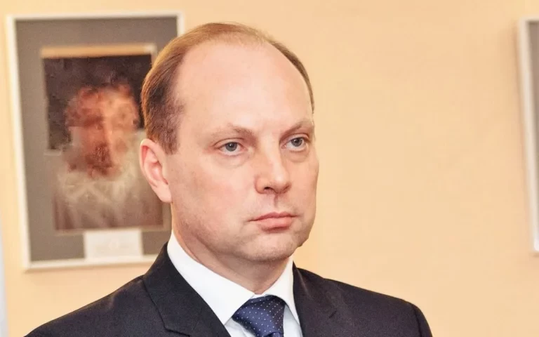 Лубінець розпочав перевірку обставин мобілізації директора херсонського ліцею Артема Кияновського