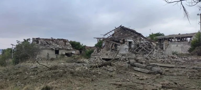 Понад 50 людей залишаються заблокованими у зруйнованих Козацькому та Веселому на Херсонщині