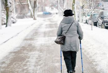 Черги у ПФУ та призупинені виплати: тисячі українців залишилися без пенсій