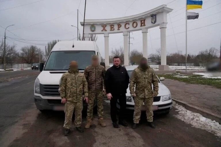 Морські піхотинці з Херсонщини отримали ще два автомобілі 