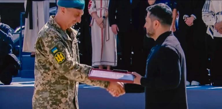 Морпіх, який переправляв бійців через Дніпро на Херсонщині, став Героєм України