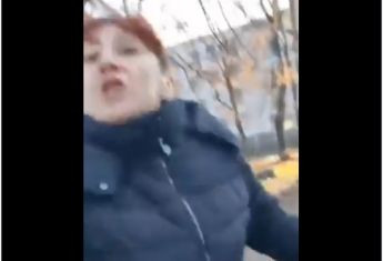 У Польщі жінка напала на українку з дитиною