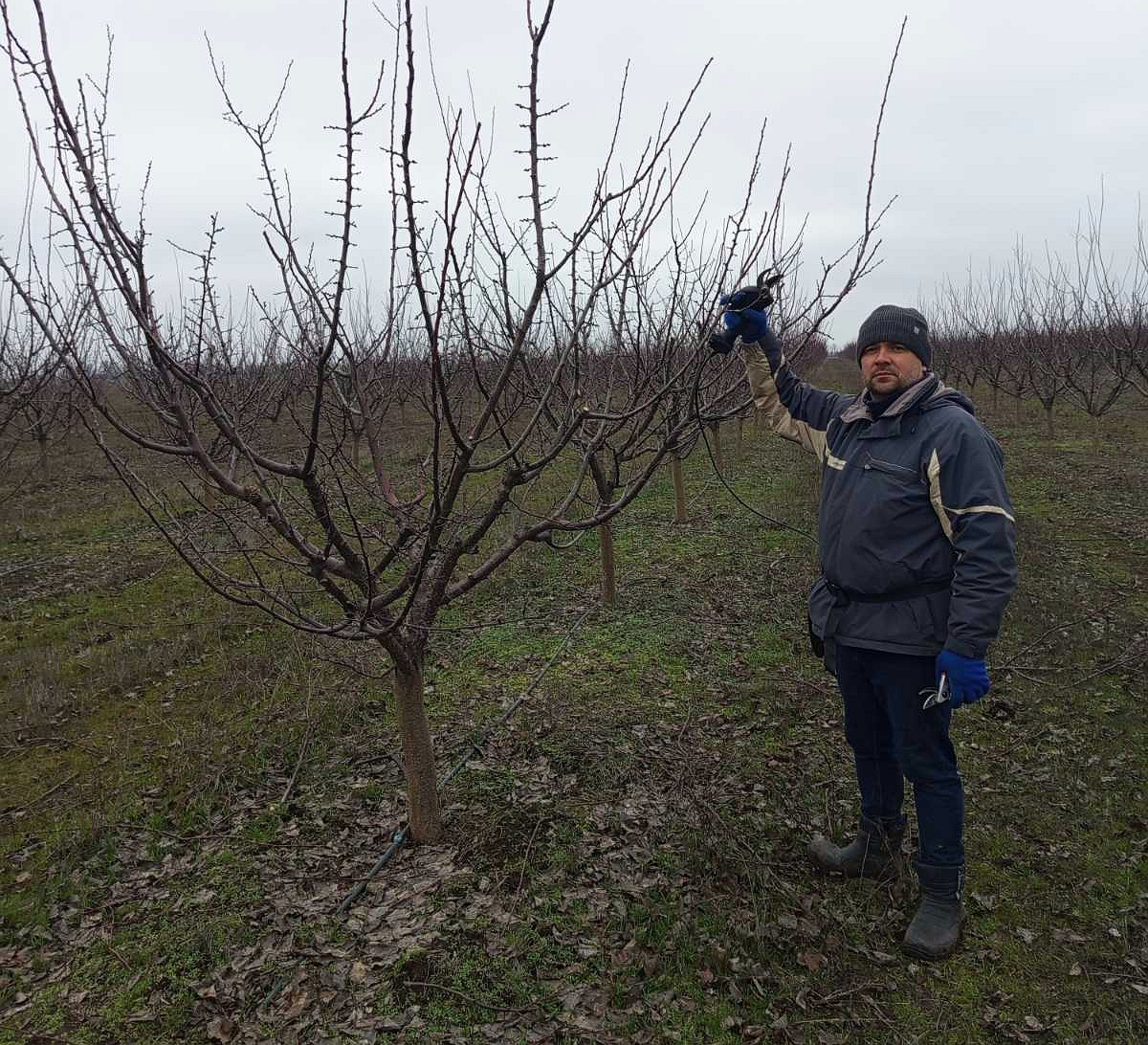 Роман Литвиненко в саду