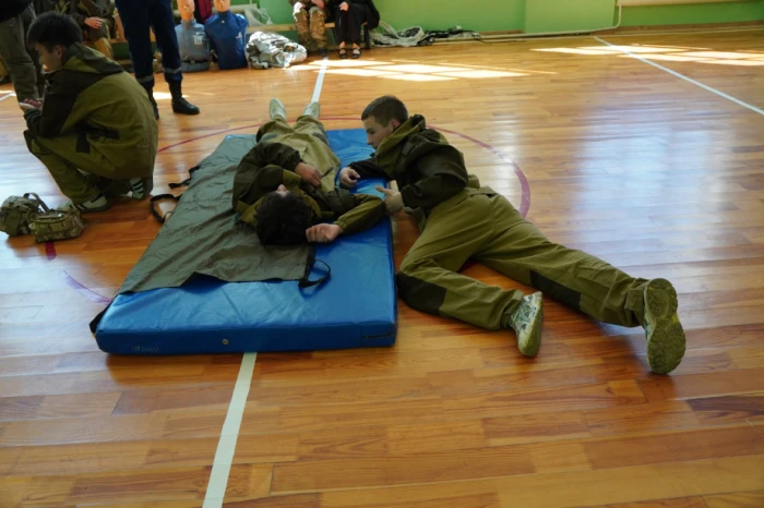 Діти в окупації під час мілітаризованої гри / Окупаційні медіа Діти в окупації під час мілітаризованої гри / Окупаційні медіа