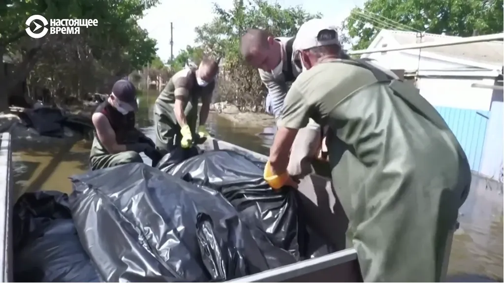 Незрячий чоловік зумів піднятись на дах, дружина – ні: на Херсонщині продовжують шукати зниклих людей після підриву Каховської ГЕС