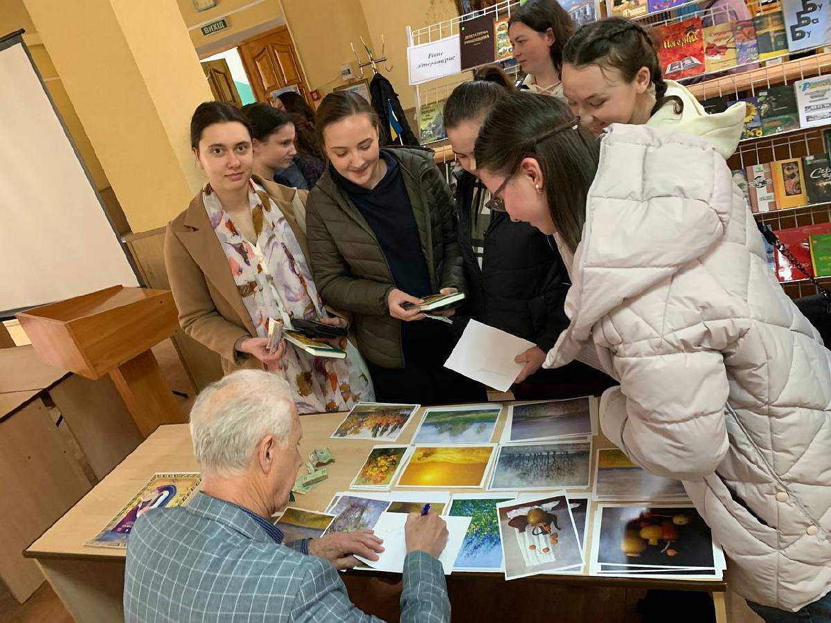 Автограф-сесія Анатолія Кичинського