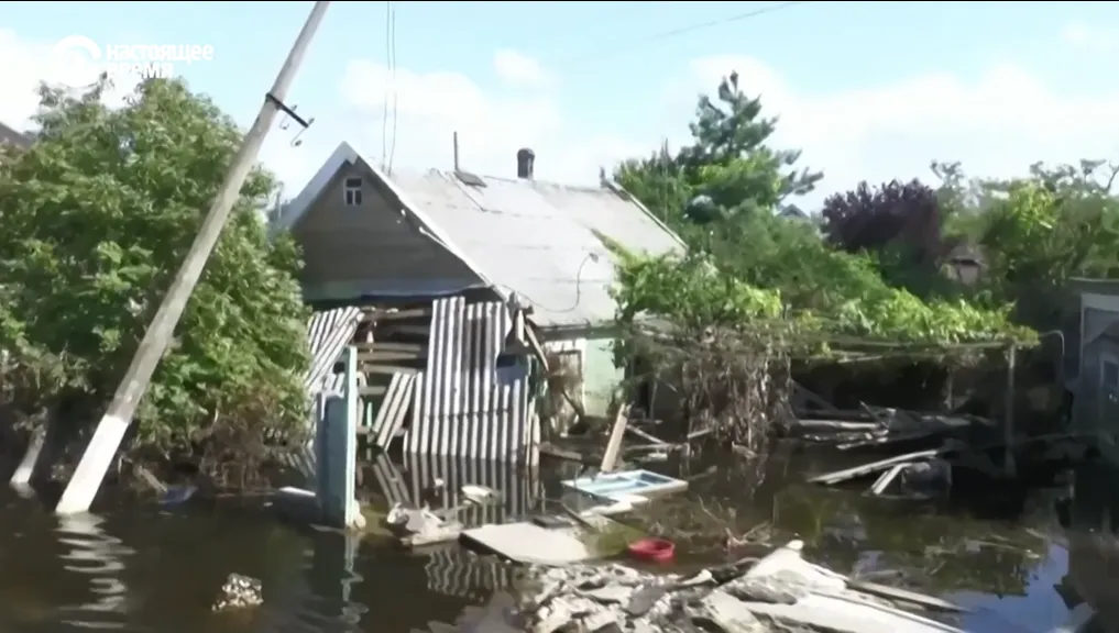Незрячий чоловік зумів піднятись на дах, дружина – ні: на Херсонщині продовжують шукати зниклих людей після підриву Каховської ГЕС