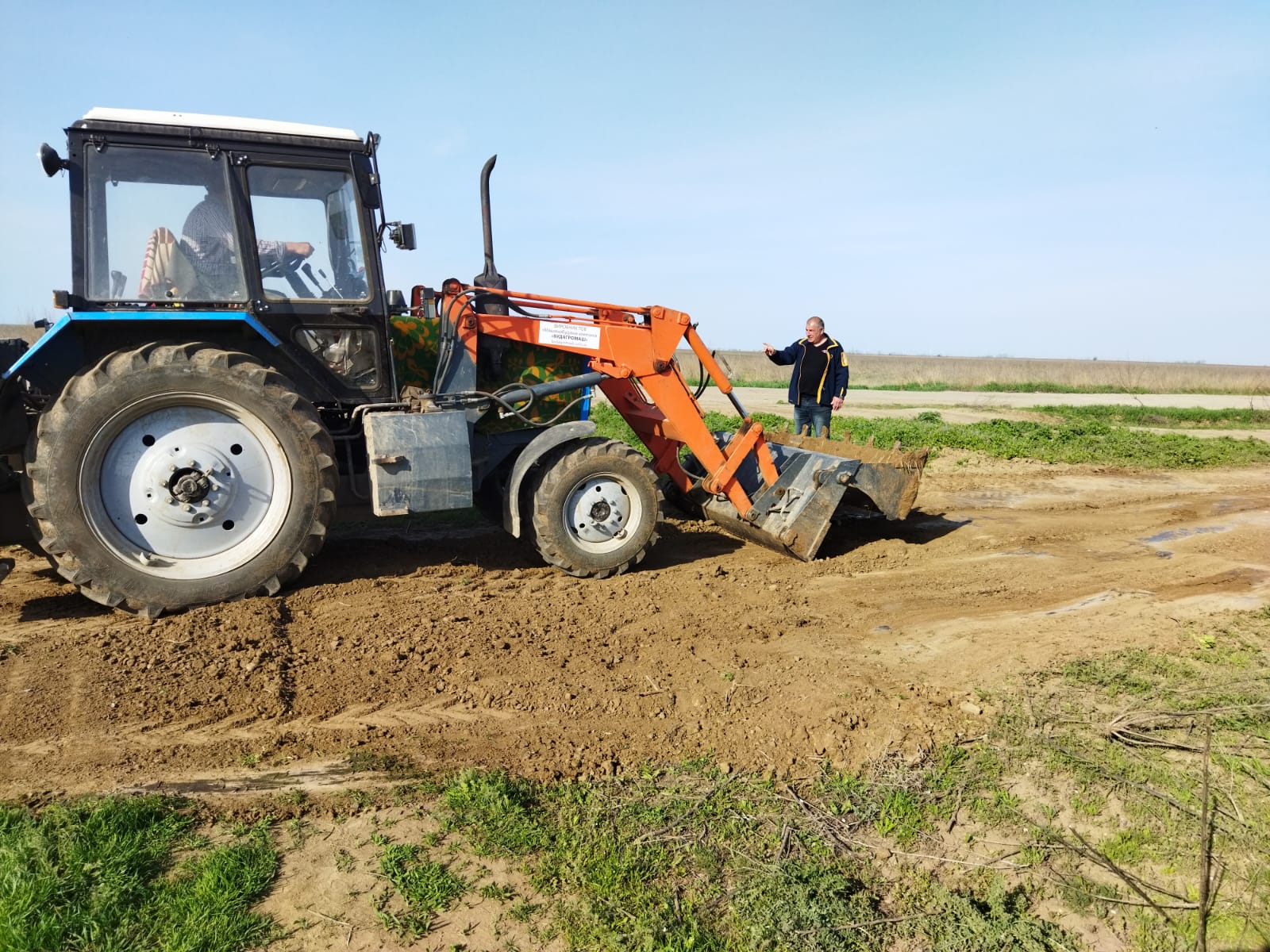 Старі ями та нові сенси: дорогу життя з херсонської Олександрівки до Миколаєва трохи покращили (фото)