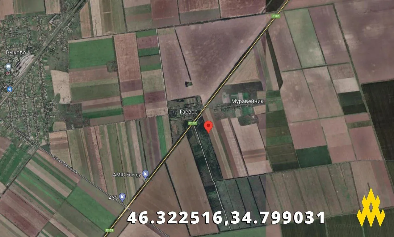 Окупанти на Херсонщині ховають техніку в лісопосадках, щоб врятуватися від партизанів. Фото