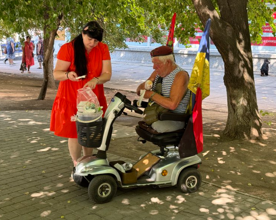 Збирав донати на ЗСУ в окупованому Херсоні. Де зараз волонтер "дядя Гриша"