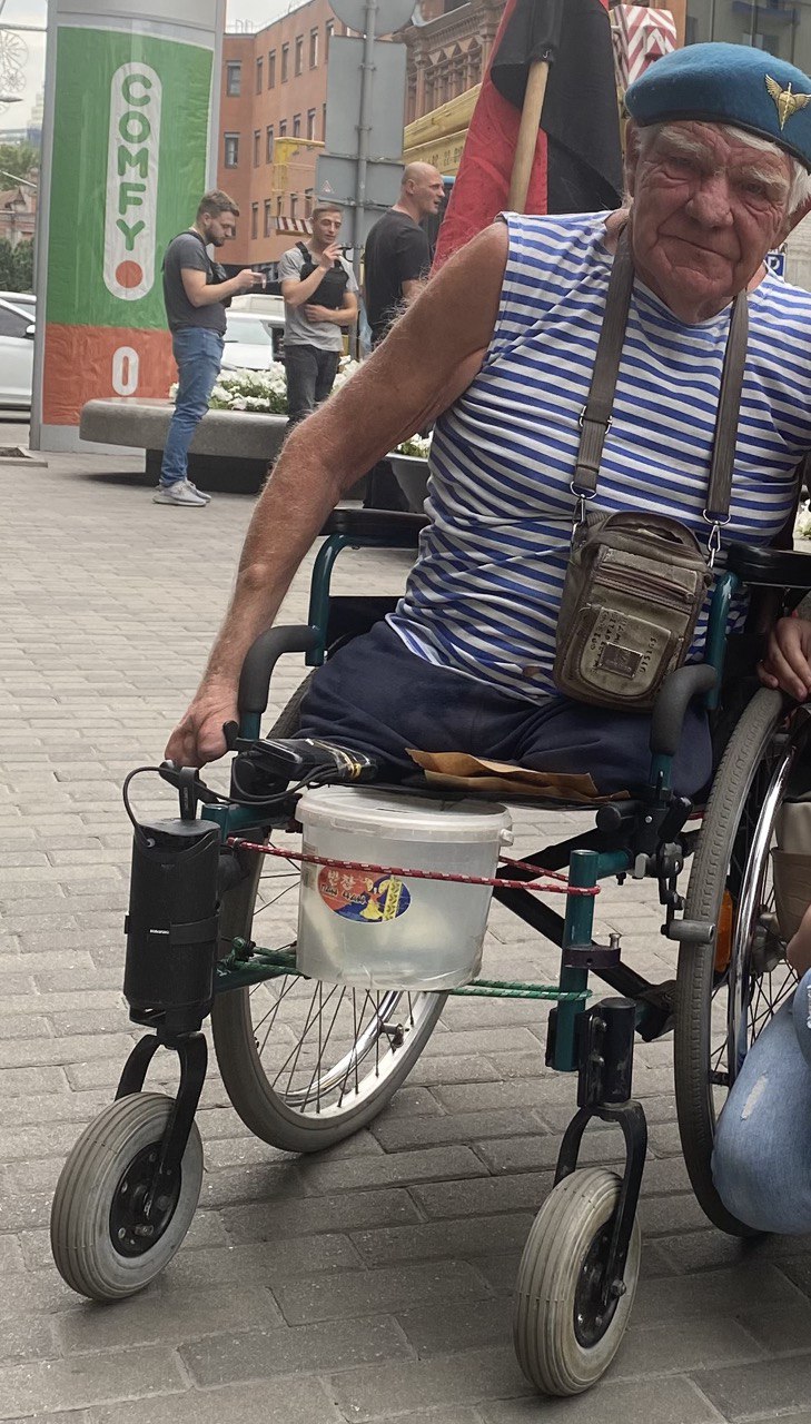 Збирав донати на ЗСУ в окупованому Херсоні. Де зараз волонтер "дядя Гриша"