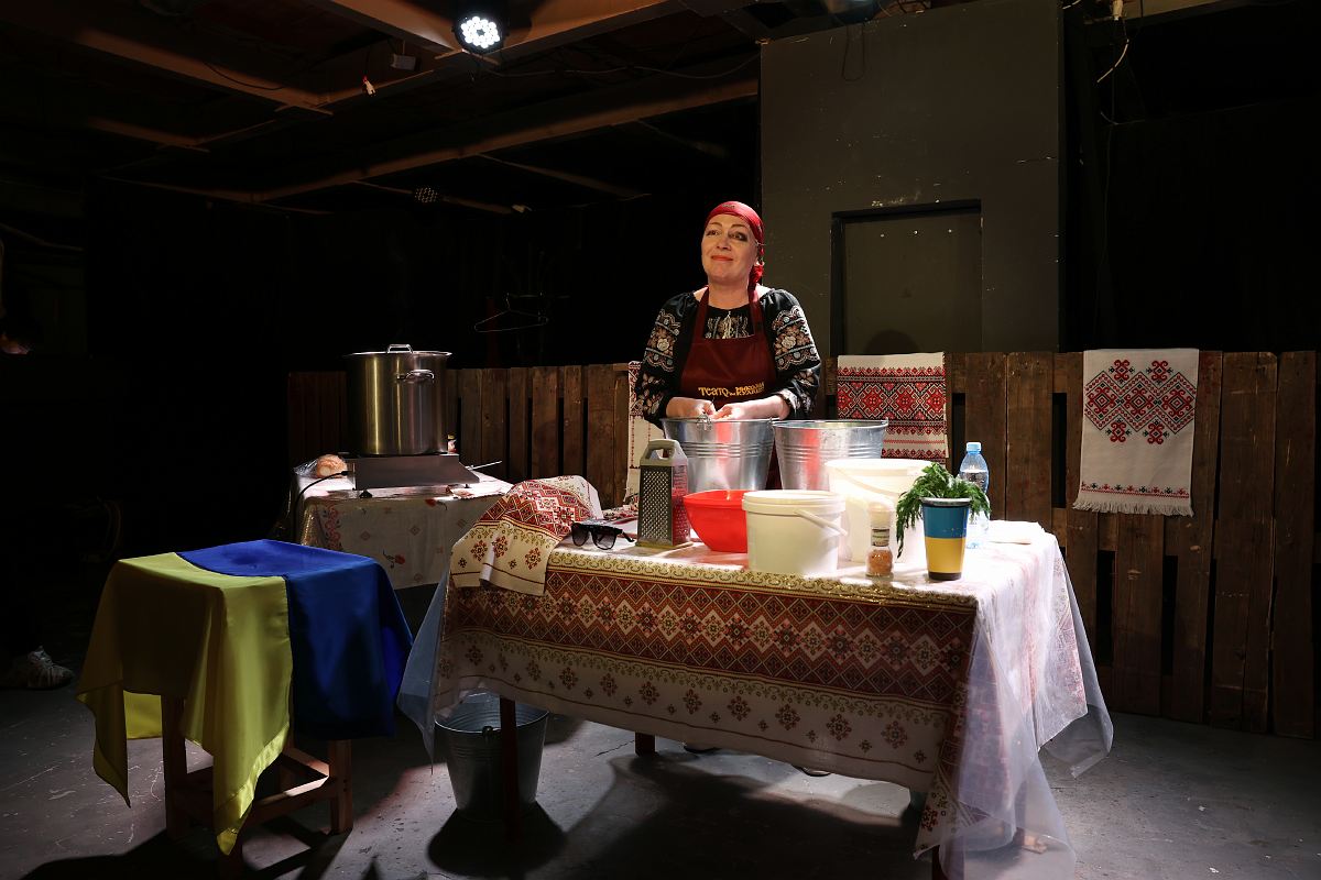 Вистава «Кицька на спогад про темінь»