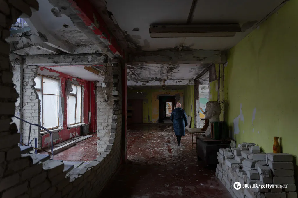 Гра у війну та холодні стіни: як навчаються діти у майже знищеному окупантами Високопіллі на Херсонщині. Фото