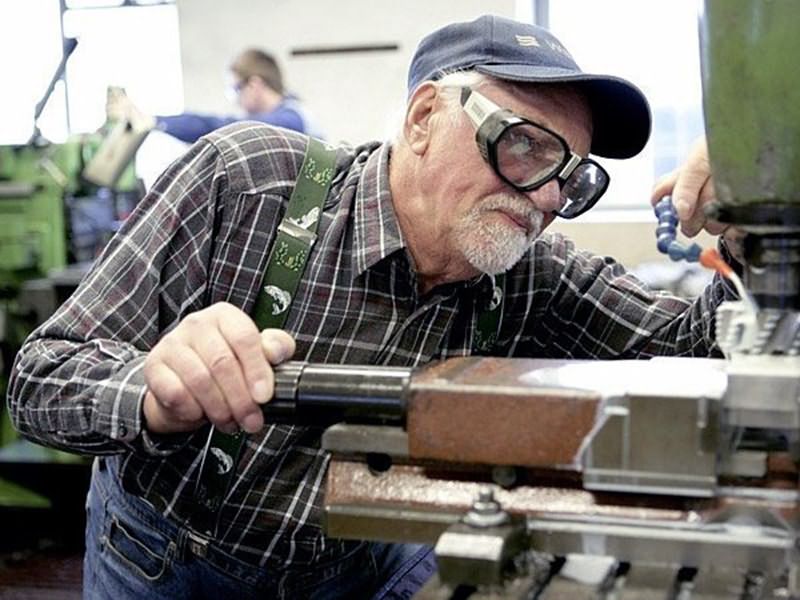 Багатьом українцям відмовляють у зарахуванні частини страхового стажу з трудової книжки