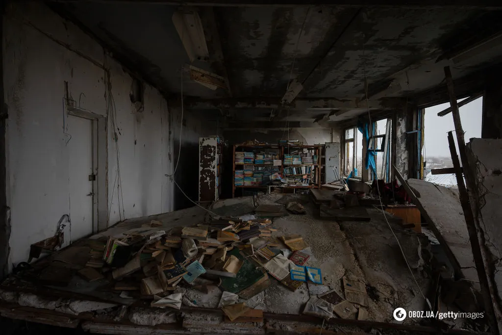 Гра у війну та холодні стіни: як навчаються діти у майже знищеному окупантами Високопіллі на Херсонщині. Фото