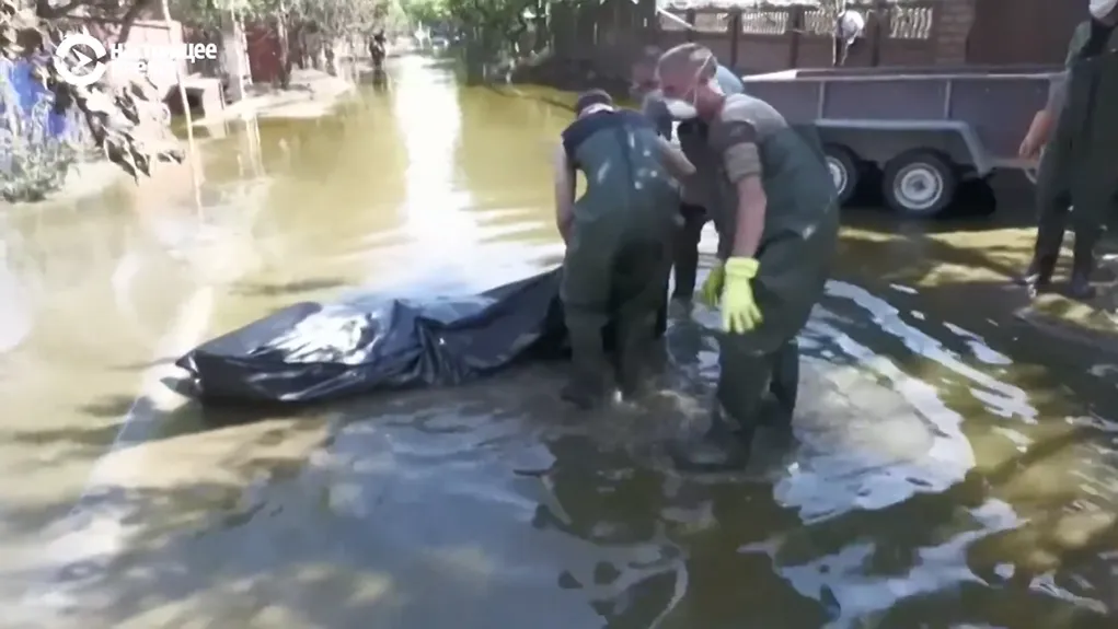 Незрячий чоловік зумів піднятись на дах, дружина – ні: на Херсонщині продовжують шукати зниклих людей після підриву Каховської ГЕС
