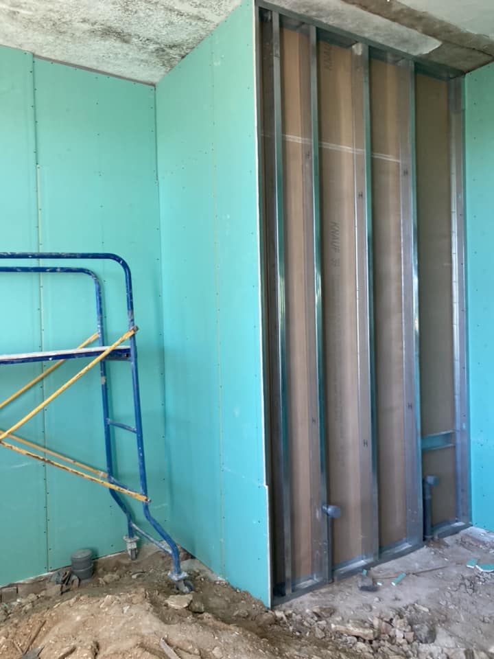 Роботи фактично зупинено: ремонт Малоолександрівської школи саботують