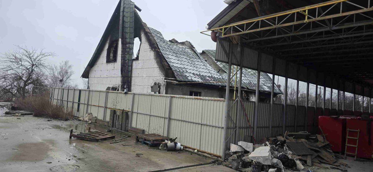 Зруйнований будинок в Антонівці