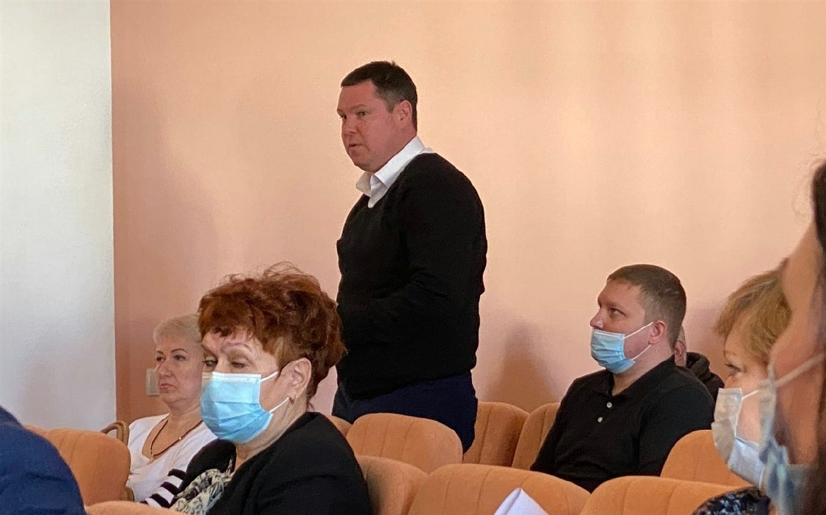 Віталій Гура на сесії міськради під час затвердження його старостою Дніпрян