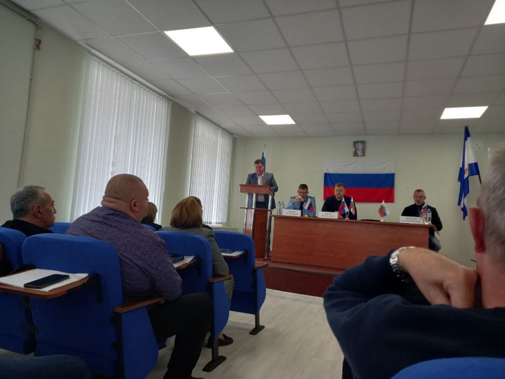 Віталій Гура зачитує присягу на вірність окупантам