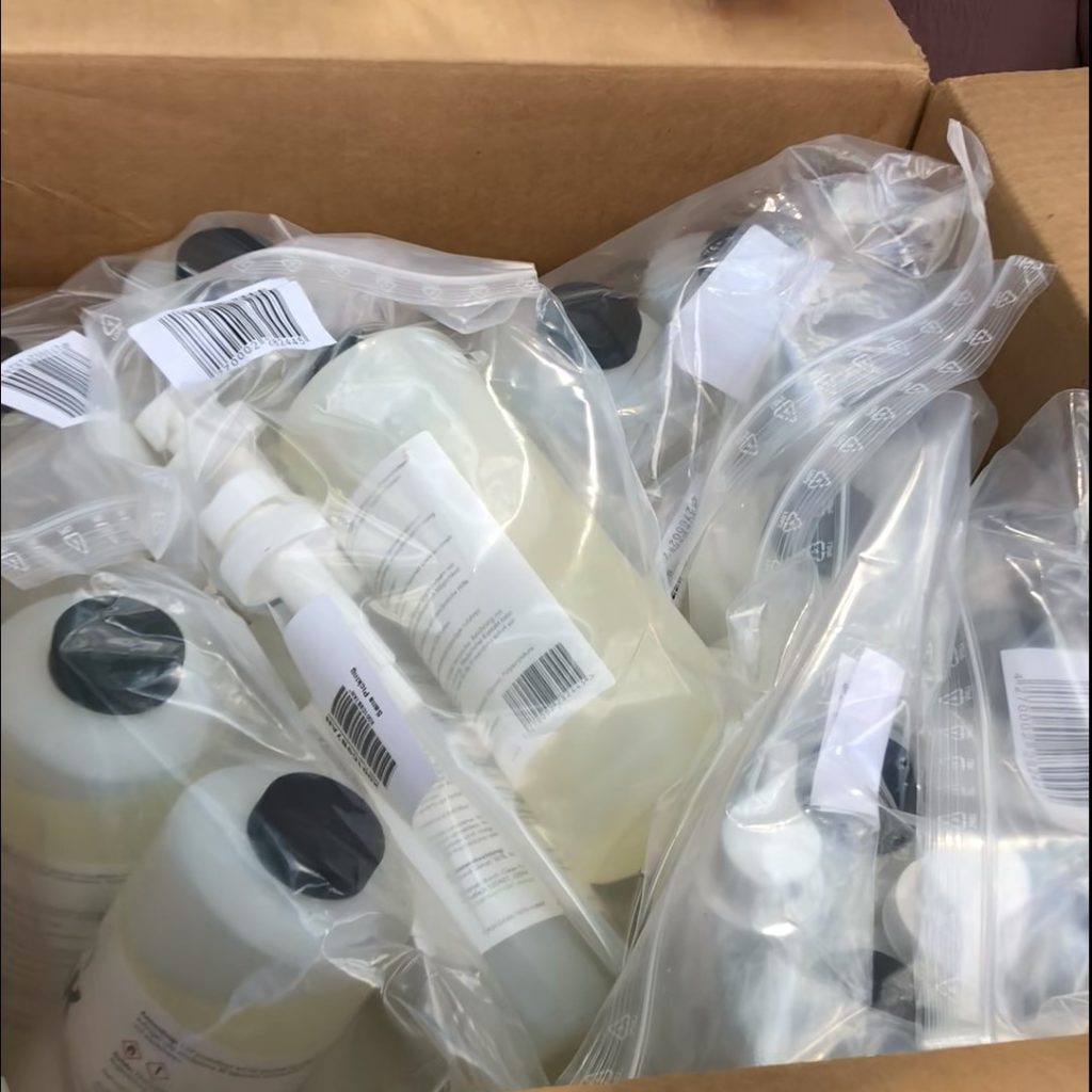 В Козацьке та Веселе, що в 5 км від Каховської ГЕС, волонтери привезли 2 портативні водоочисні системи (ФОТО) 3