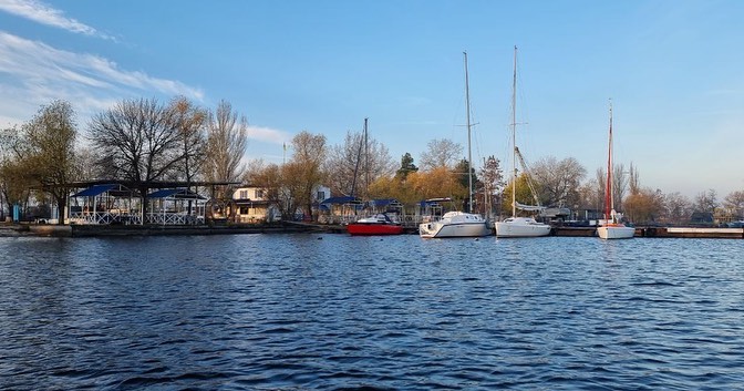 110 років третьому затону: окупанти знищили місце відпочинку та спорту херсонців (фото, відео)
