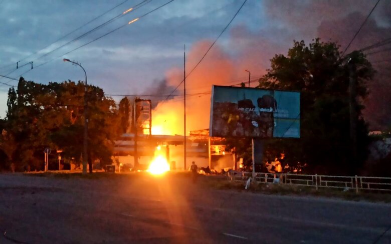 Наслідки чергової масованої атаки ворога на Херсонщину 02 Наслідки чергової масованої атаки ворога на Херсонщину 02